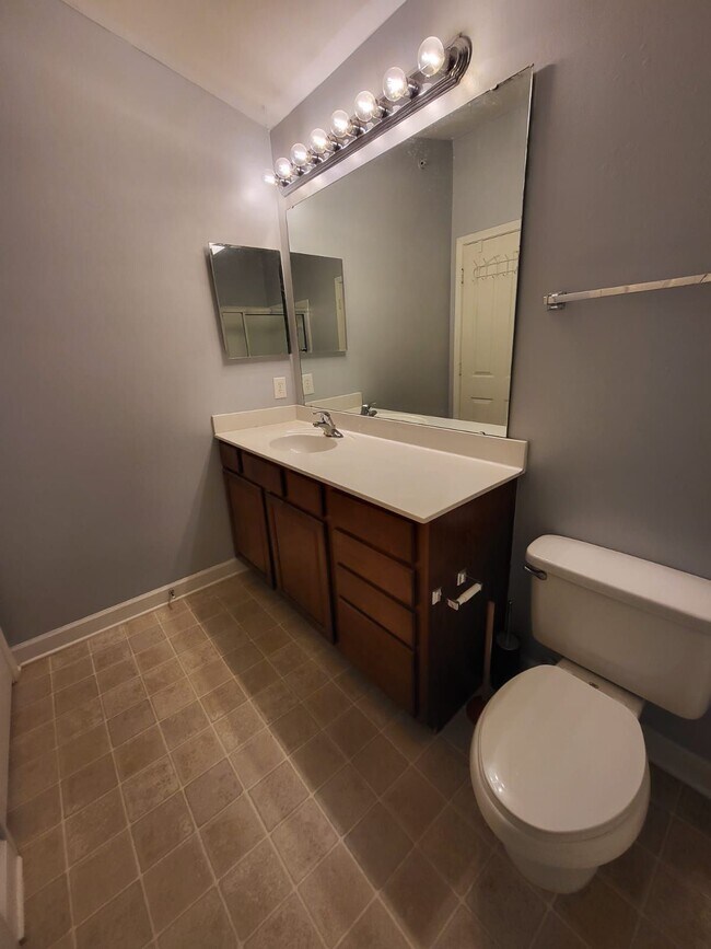 Building Photo - 339 Westbend Dr