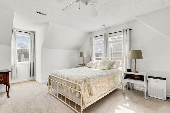 Building Photo - 2344 Horsley Dr