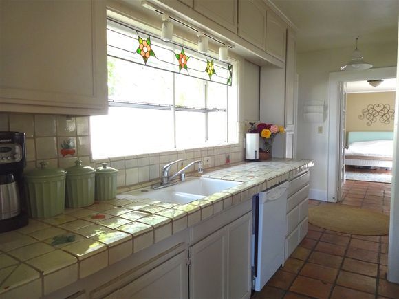 Kitchen - 1602 Linwood St
