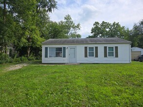 Building Photo - Updated 3 Bedroom in Southwood Neighborhood.
