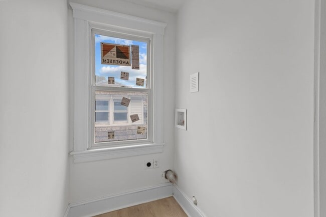 Building Photo - 255 Maryland Ave