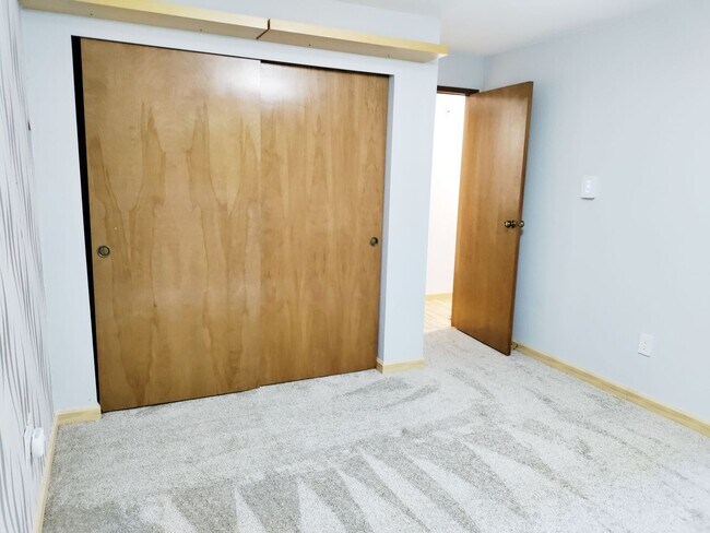 Building Photo - 2Bd/1Ba Seattle Condo