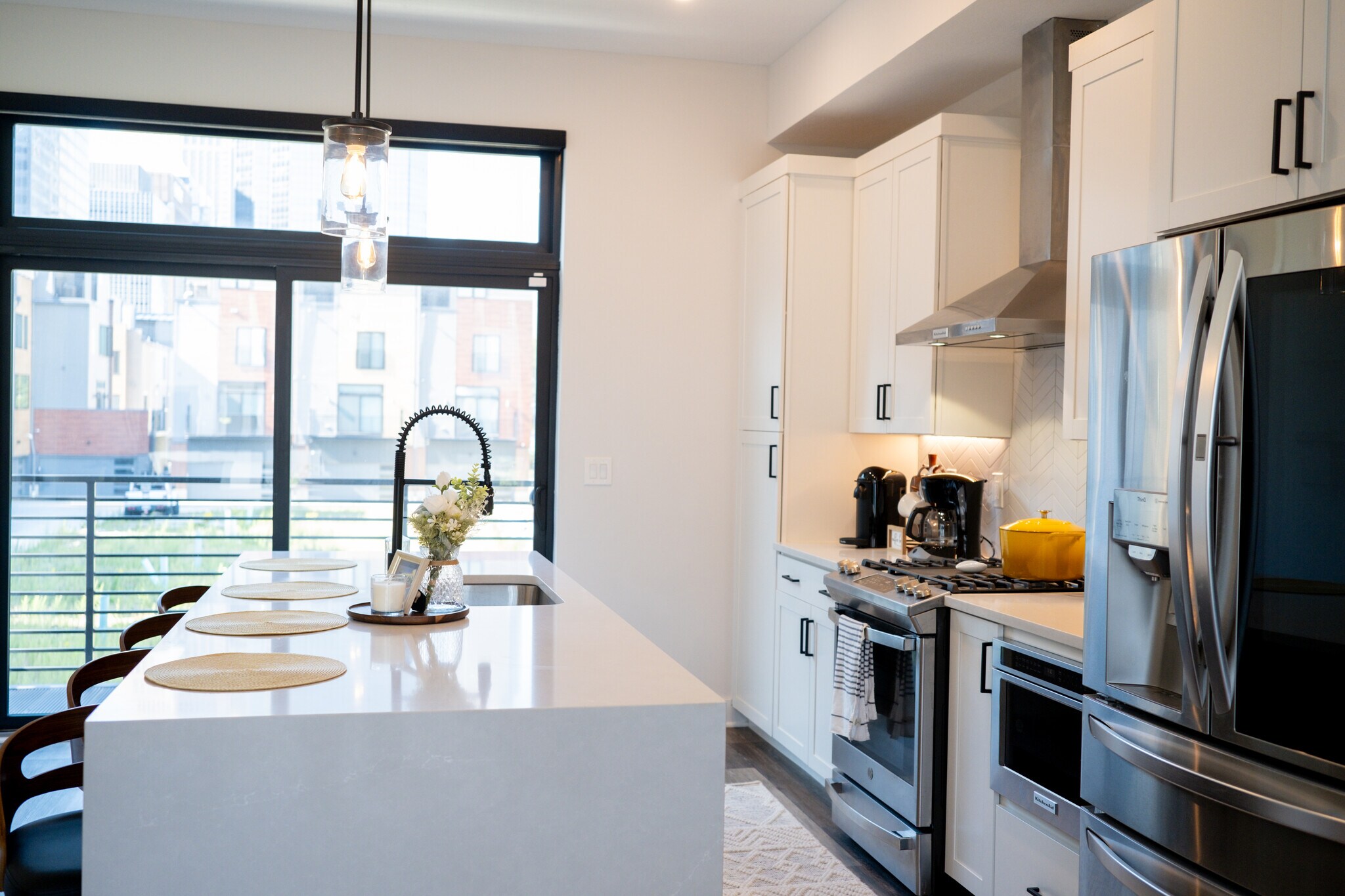 Building Photo - 1446 E 15th St