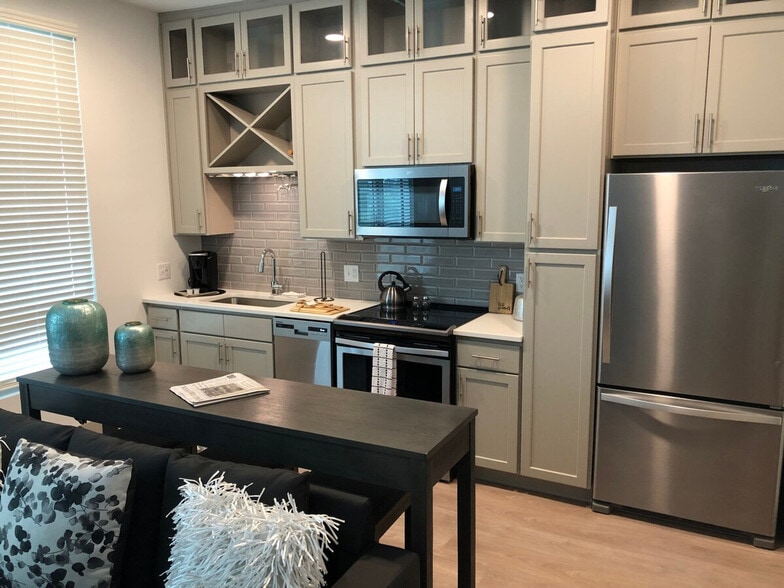 Building Photo - 13154 Ballantyne Corporate Pl