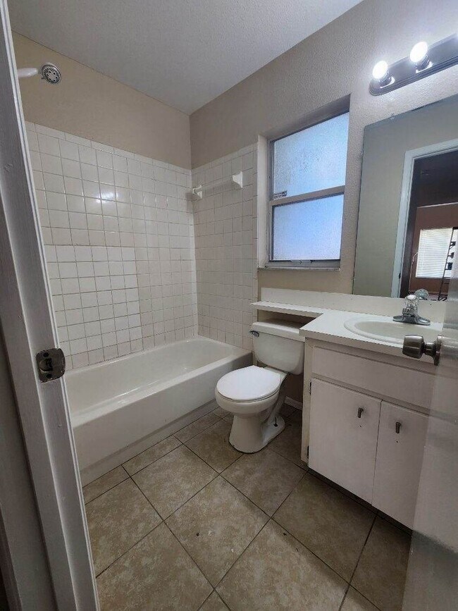 Building Photo - Central Lakeland Rental Home