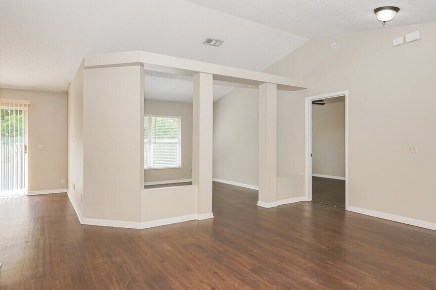 Building Photo - 1561 Ortega Ave