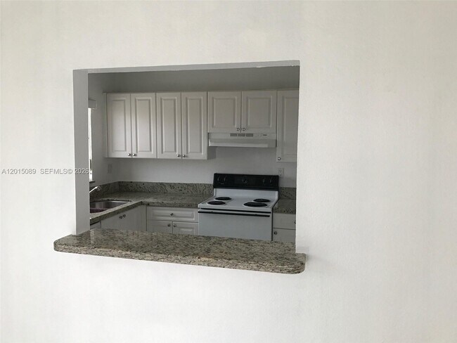 Building Photo - 5100 SW 41st St