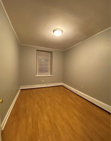 Building Photo - 253 W 256th St