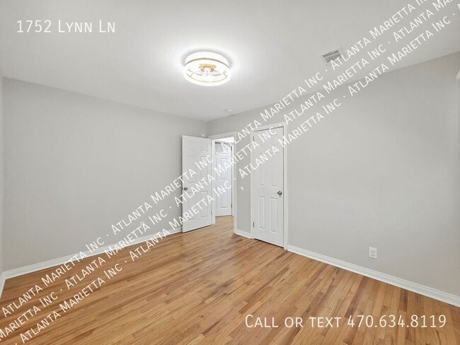 Building Photo - 1752 Lynn Ln