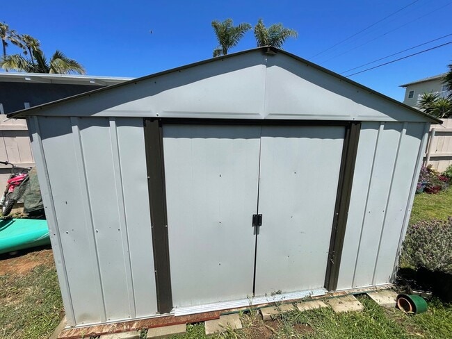 Building Photo - Charming Updated South O  BEACH HOUSE, Hug...