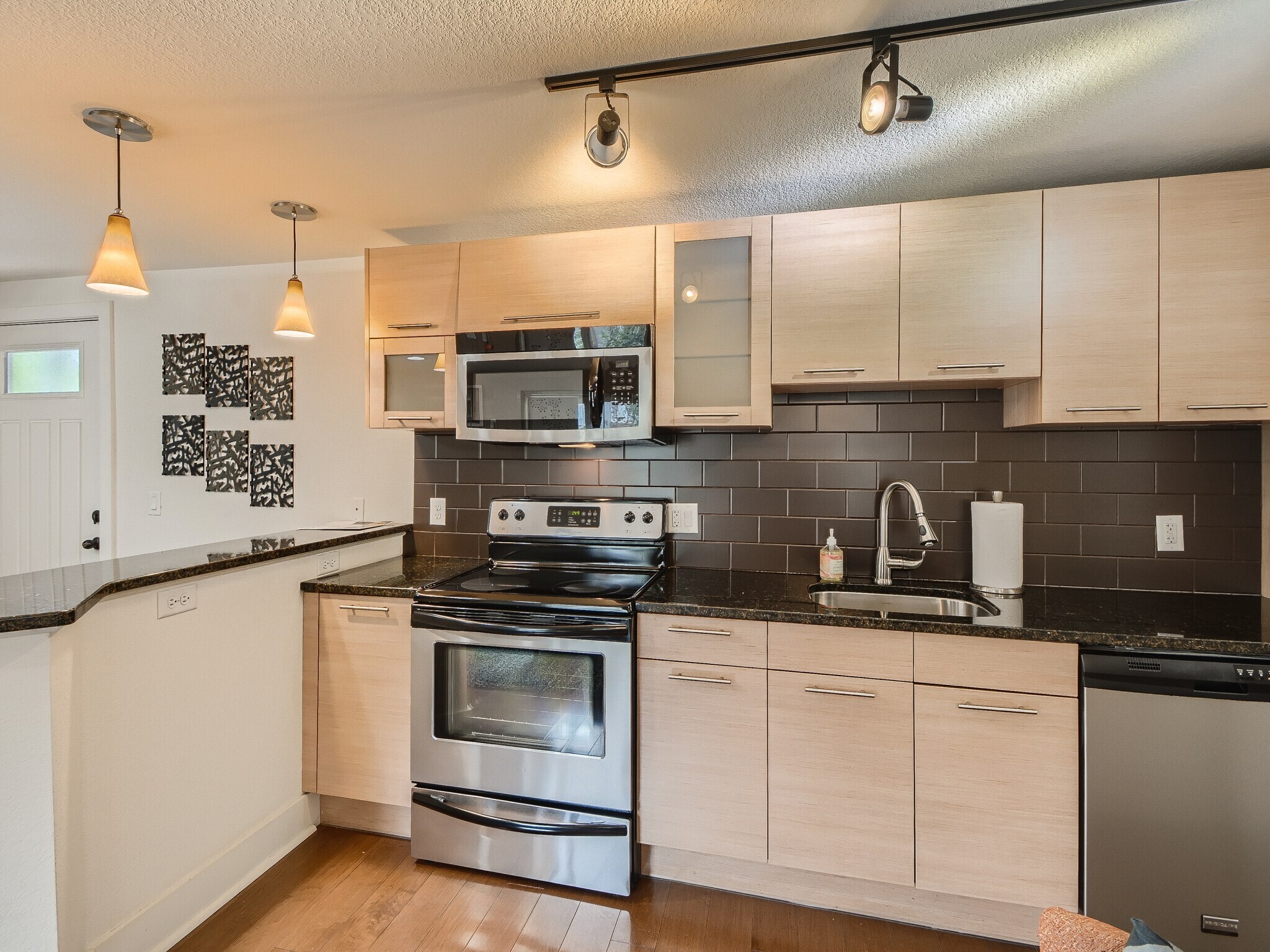 kitchen - 120 S Pennsylvania St
