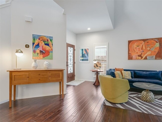 Building Photo - 4117 Bayberry Dr