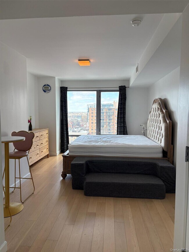 Building Photo - 138-35 39th Ave