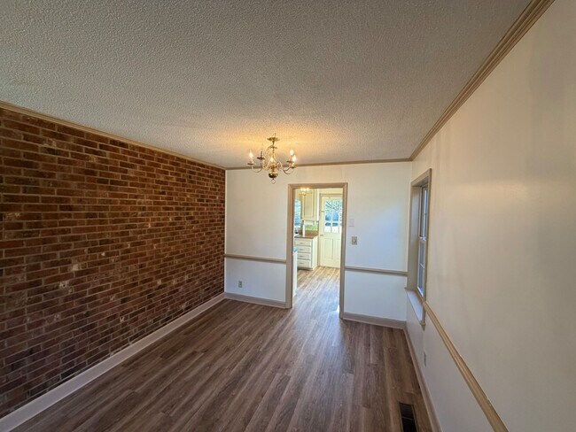 Building Photo - 222 Knox Dr