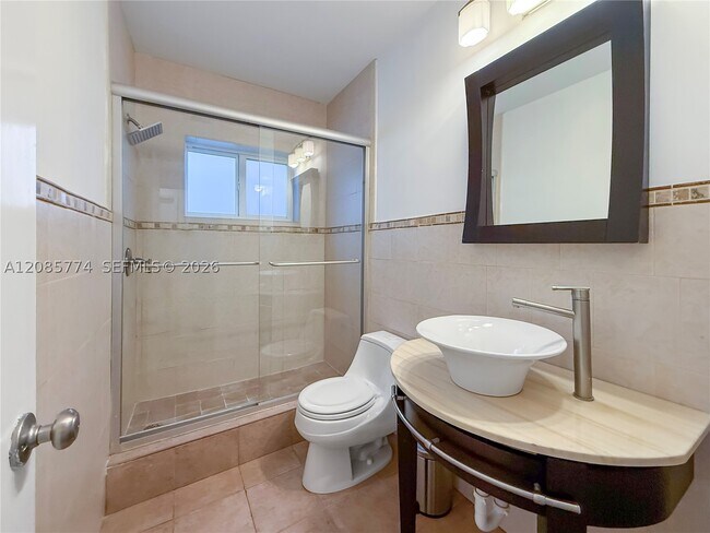 Building Photo - 3128 Coconut Grove Dr
