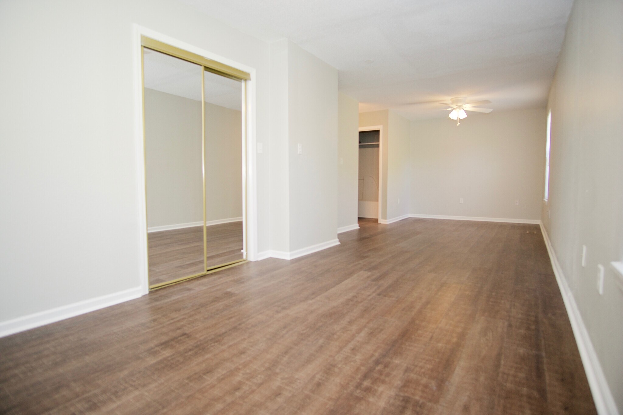 Building Photo - 138 Welch Place, unit 2