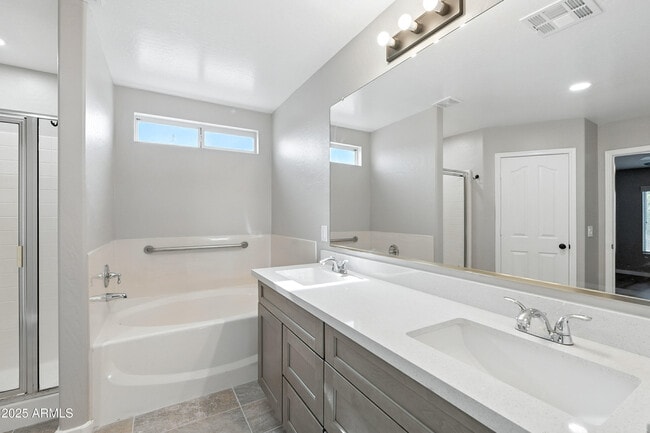 Building Photo - 3735 E Rousay Dr