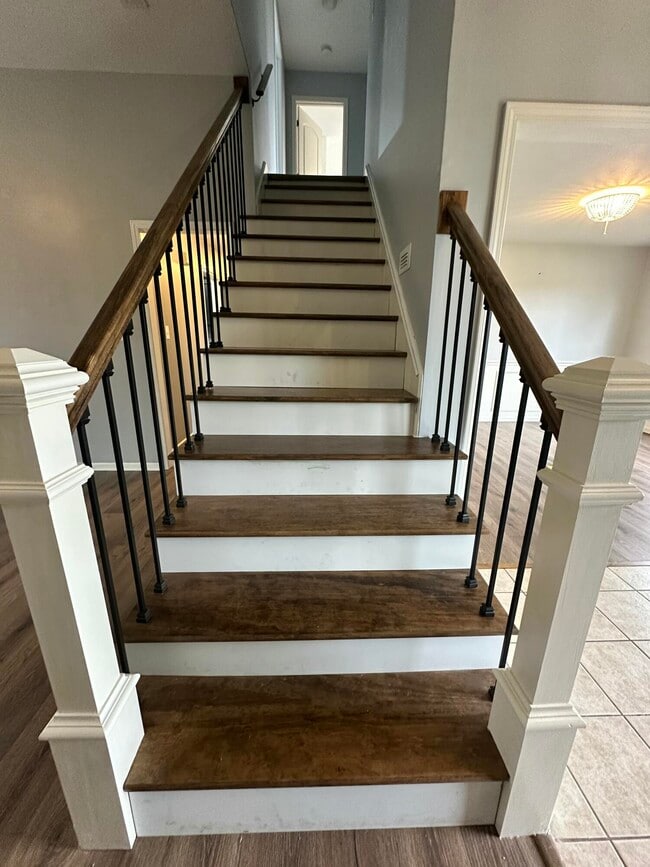 Building Photo - 305 Port Way