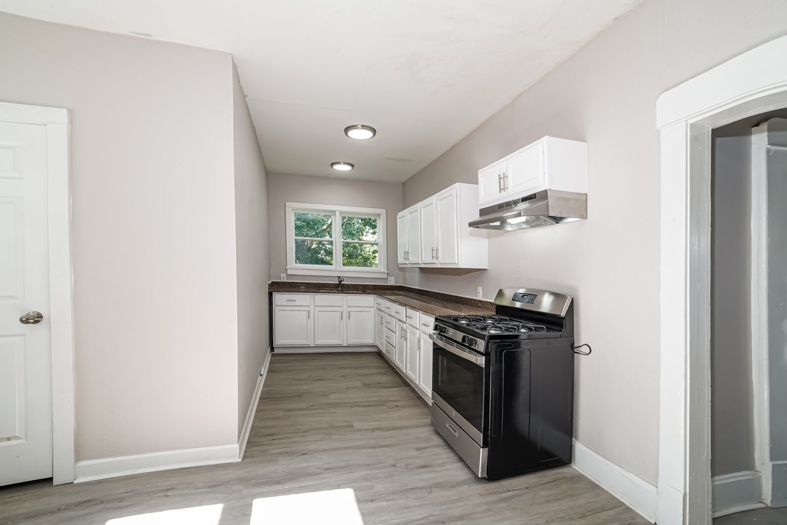 Building Photo - 906 W Virginia Ave