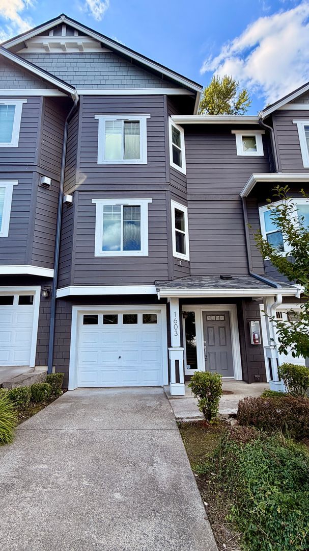 Building Photo - 5583 Lakemont Blvd SE