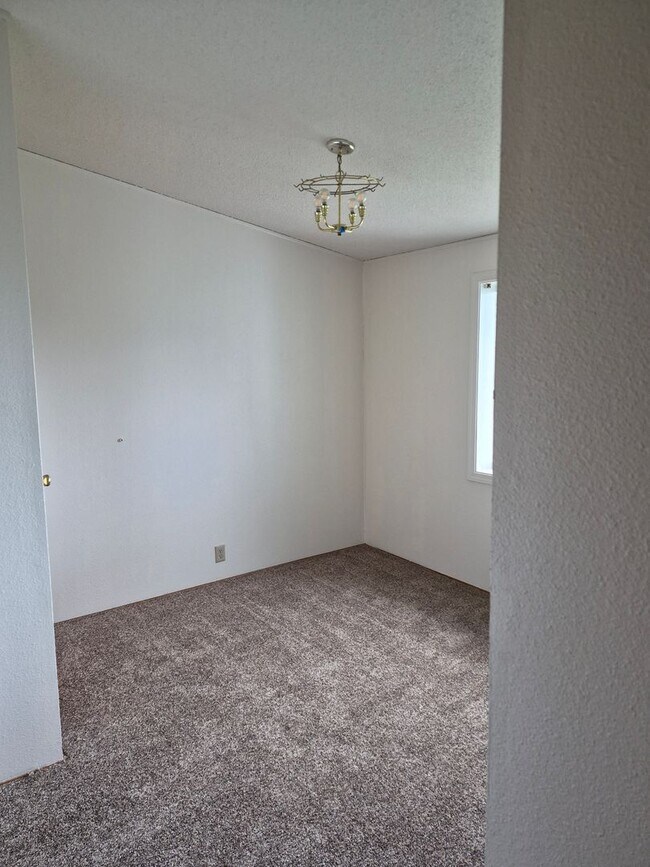 Building Photo - 3 bed/ 2 bath Country Home in California Pines