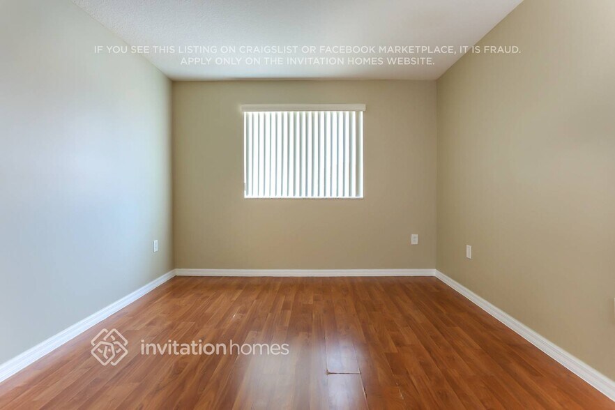 Building Photo - 5927 SW 163rd Ave