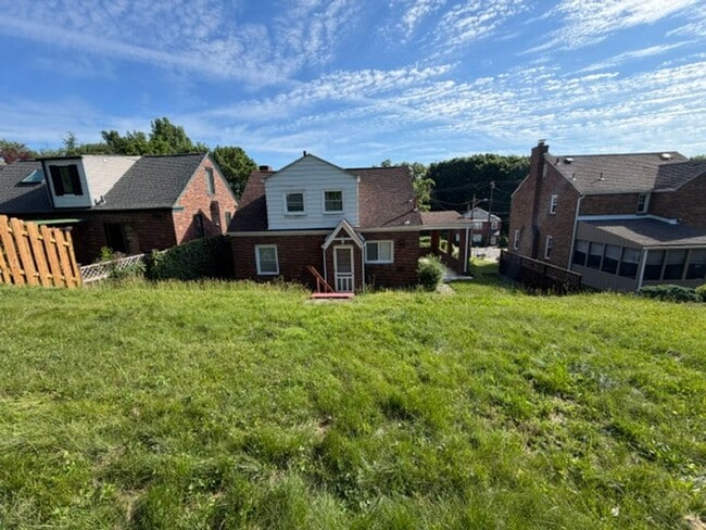Building Photo - 222 Wainwright Ave