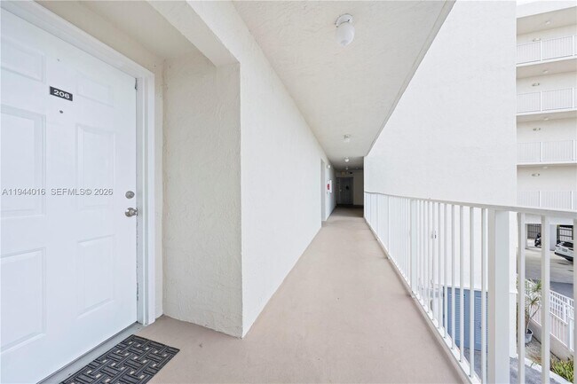 Building Photo - 1975 Normandy Dr