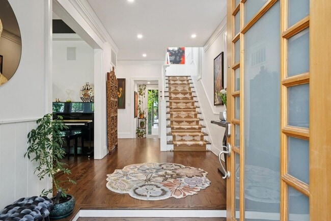 Building Photo - Beautifully Appointed 7-Bedroom Home with Lush Garden Setting in Palo Alto