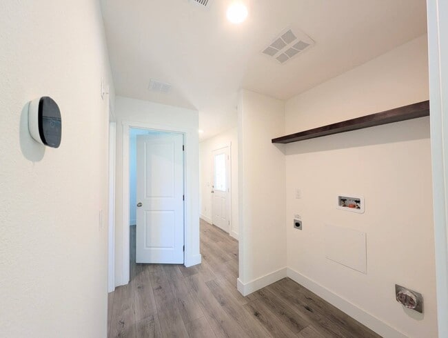 Building Photo - 400 Sulphur Bank Dr