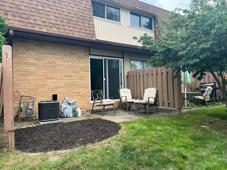 Building Photo - 5215 Cline Rd