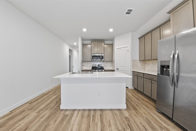 Building Photo - 17027 Lilac Paxton Ln