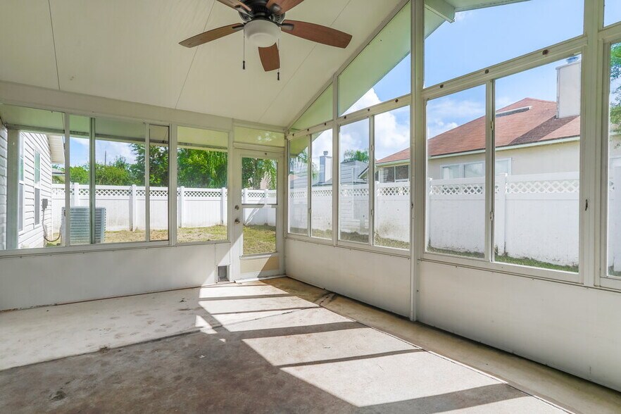 Building Photo - 1829 Northglen Cir