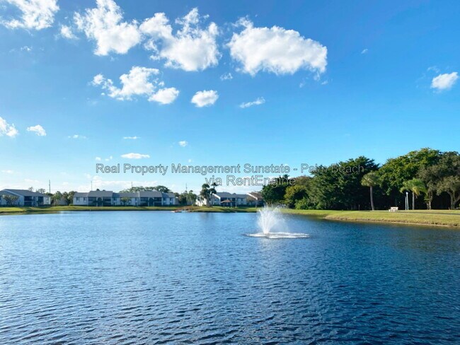 Building Photo - 1015 Green Pine Blvd