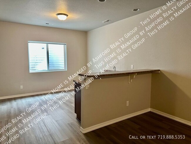 Building Photo - 3755 Reindeer Cir