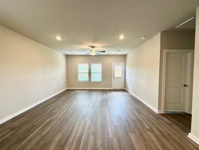 Building Photo - 12164 Ridge Top Dr