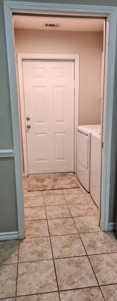 Utility Room w Pantry and Full size Washer and Dryer - 902 Bridges Dr