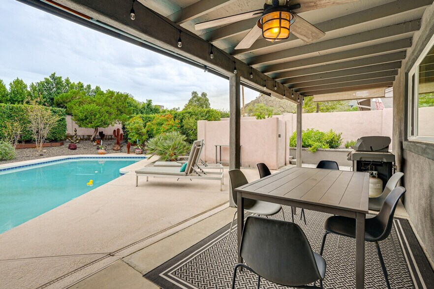 Building Photo - 2331 E Lupine Ave