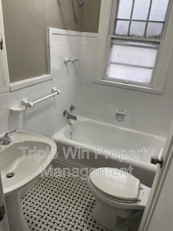 Building Photo - 424 Abston St