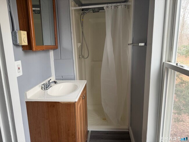 Building Photo - 112 Rockwell St