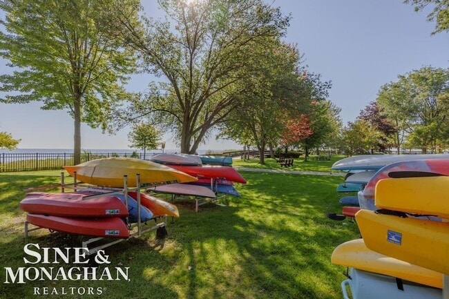 Building Photo - 744 Trombley Rd