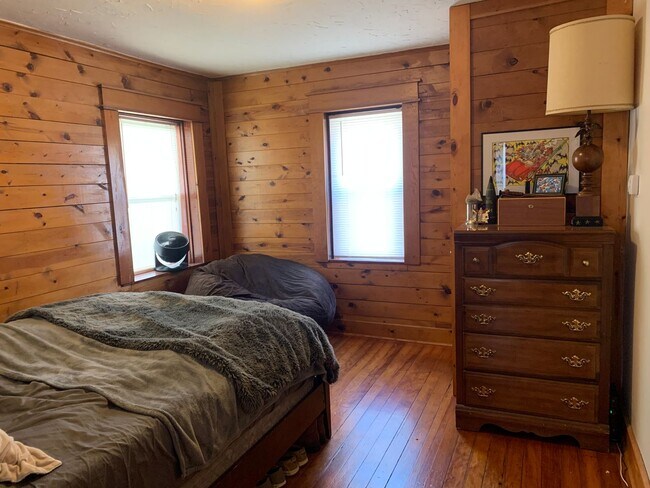 Building Photo - Right by the stadium!! Move in August 2027!! 2 Bed, 1 BA