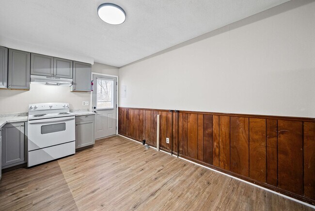 Building Photo - 111 Tandy Dr