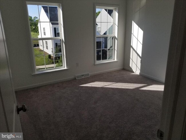 Building Photo - 207 Hoke Farm Way