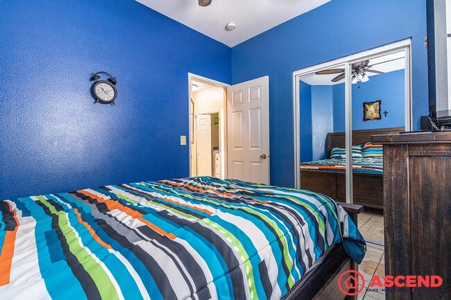Building Photo - LISTING TITLE: Comfortable 3BD/2BA Home in Tulare's 93274 — Move-In Ready!