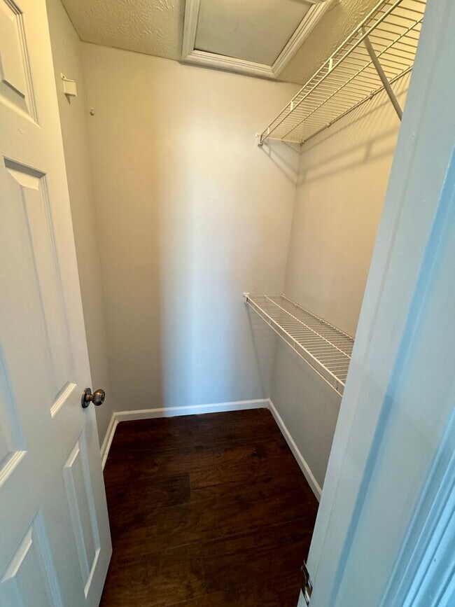 Building Photo - 3 bed & 2 bath located in Oxford! Additional photos coming soon!