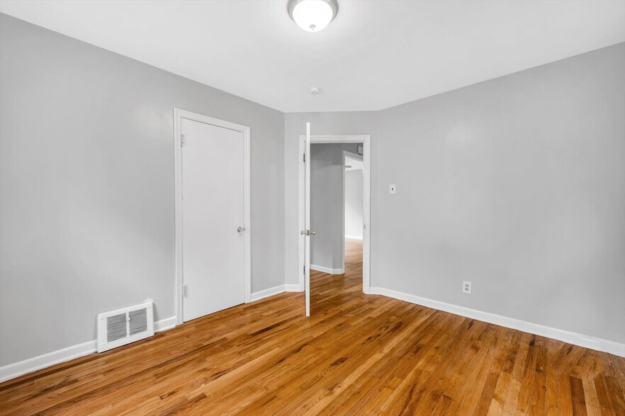 Building Photo - 8593 Engler ave