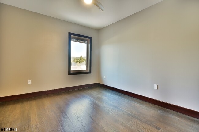 Building Photo - 8 Whitehall Rd