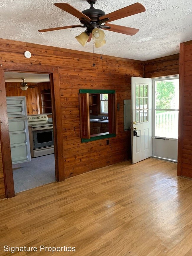 Building Photo - 2 br, 1 bath House - 2016 Love Shop Road