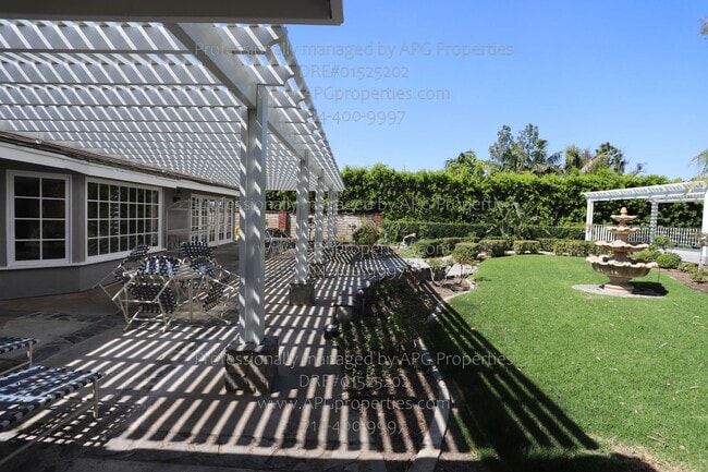 Building Photo - 460 S Bridge View Dr